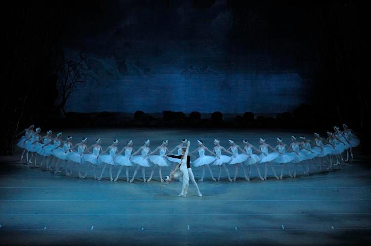 Svanesøen. Det københavnske mulighed for at komme helt tæt på Marinskij Ballettens fantastiske dansere. 
