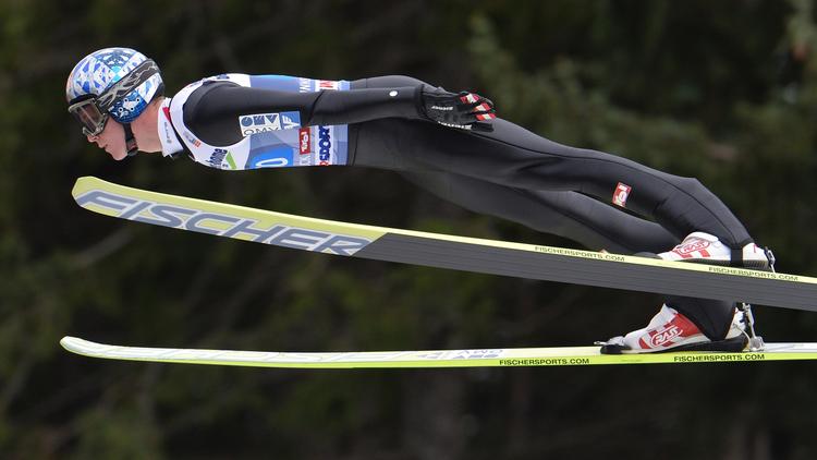 ol-favorit. Thomas Morgenstern er tidligere styrtet fra stor højde under et skihop. Nu er østrigeren igen kommet til skade under et hop. 