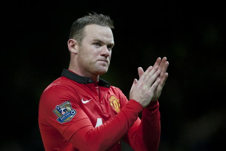 chelsea? Manchester Uniteds Wayne Rooney er sendt på ferie i et varmt land, mens han er skadet og klubben er i spillemæssig krise. 