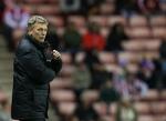 sviner. Manchester Uniteds manager David Moyes er under pres. Og det går nu også ud over dommerne. 