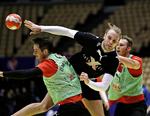 joker. Henrik Møllgaard Jensen (midt) kan bruges i mange roller under EM i Danmark. 