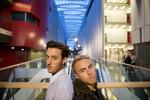 DR3. Peter Falktoft og Esben Bjerre, som er kendt fra P3-programmet Monte Carlo, er nu også kendt fra programmer på tv-kanalen DR3, som nu kritiseres af flere liberale. 