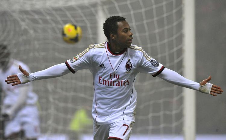 Jubel. Men der blev ikke så meget at juble over efter 90 minutter for Milans  Robinho, som her jubler efter en scoring i første halvleg. Milaneserne tabte nemlig 4-3 til oprykkerne fra Sassuolo. 