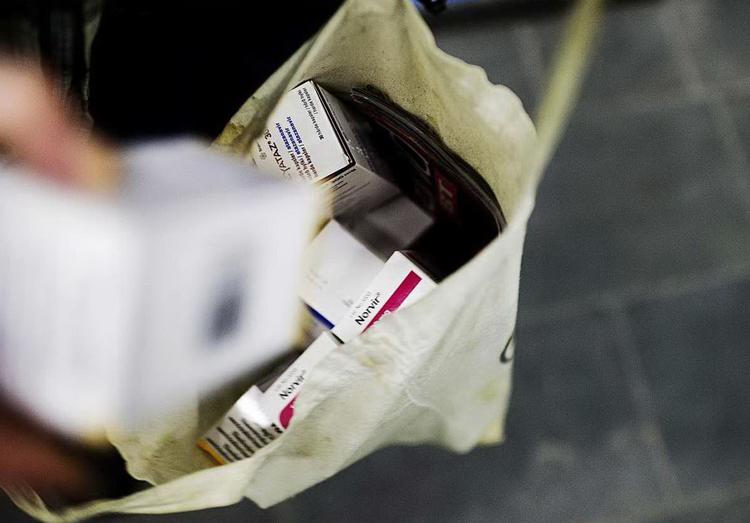 Medicindøs. Ifølge en undersøgelse fra Apotekerforeningen oplever 80 procent af jobcentercheferne, at medicinproblemer står i vejen, for at ledige kan komme i job eller aktivering. 