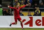 Vinder. Ronaldo fejrer sit tredje  og afgørende mål mod Sverige, der sikrer Portugals deltagelse i VM-slutrunden til sommer. Det er præstationer som disse, der ifølge fodboldekspert Morten Bruun bør sikre portugiseren endnu en Ballon d'Or. 