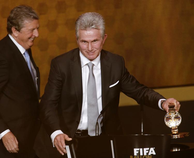 Prisuddeling. Bayern Munchens tidligere træner, Jupp Heynckes, vinder FIFA's Ballon d'Or 2013. 