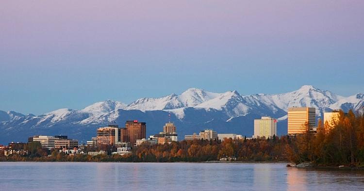 Oplevelser. Dans, vilde dyr og rødgrød er på menuen, hvis du rejser til Alaska. 