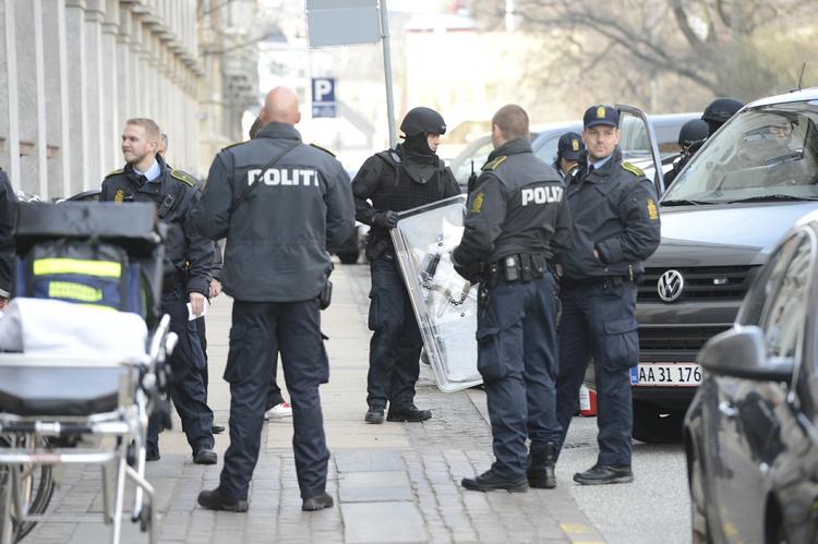 Strafudmåling. Der er faldet dom i sagen om gidseldramaet i Politigårdens Fængsel 15. april sidste år. 