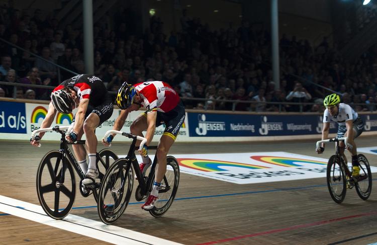 SPURTOPGØR. I et dansk spurtopgør henter Marc Hester (tv.) en sejr over Michael Mørkøv under det københavnske seksdagesløb. 