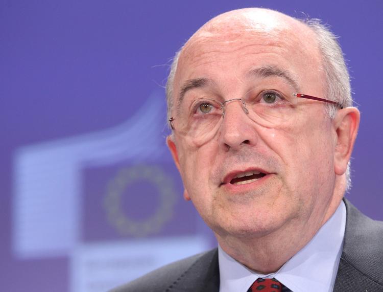 dyrt. EU's konkurrencekommissær, Joaquin Almunia, kan sende en bøde på 27 milliarder kroner til Google, hvis søgetjenesten ikke makker ret. 