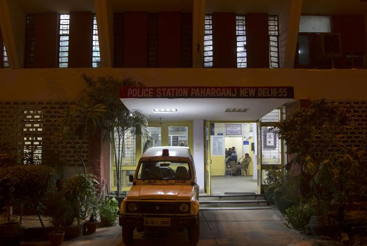 Efterforskning. Politiet i New Delhi eftersøger fire hjemløse efter grupepvoldtægt af dansk kvinde. 