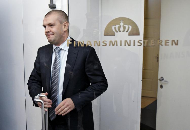 AFVISNING. Der var ikke nogen dansk pensionskasse, der gav et bedre bud på Dong end amerikanske Goldman Sachs, siger finansminister Bjarne Corydon. 