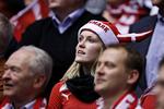 glædesrus. Publikum får hele pakken i 'Boxen' i Herning, hvor håndboldfans møder frem i god tid til pølser og kampoptakt. 