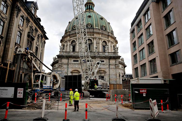 Marmorkirken. Kommunen har pligt til at genhuse sundhedsbelastede naboer til metrobyggeriet. 