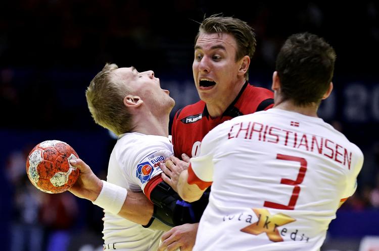 revanche. Danmark skal i aften vise, at nederlaget mod Spanien ved VM-finalen ikke viser styrkeforholdet mellem de to, siger Mads Christiansen. 