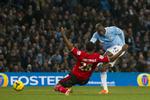 3-1. Efter en 1-2-kombination scorer Yaya Toure Manchester Citys tredje mål. 