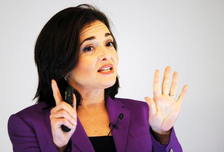 Magtfuld. »Vi kan indføre nok så mange kvoter, men de vil aldrig være effektive nok. Vi skal adressere de stereotyper, der omgærder lederskab« siger Sheryl Sandberg, topchef hos Facebook og feministisk forfatter. 