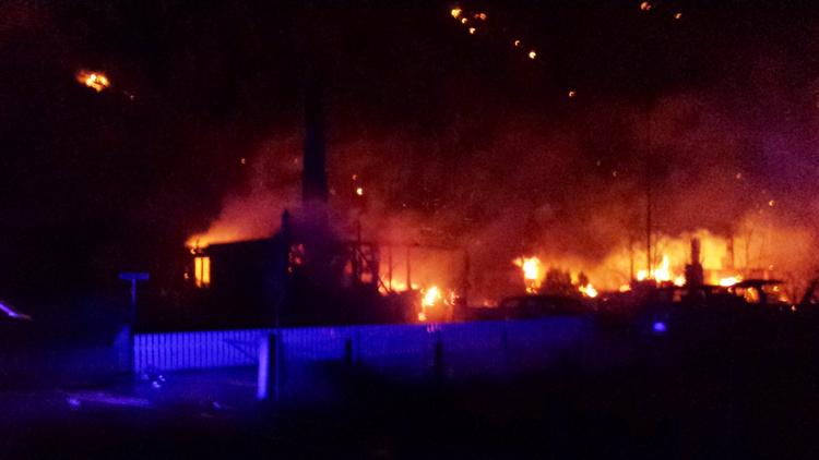 Storbrand. Sådan så der ud i Lærdal i nat, da branden var på sit højeste. 