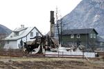 Storbrand. 23 huse brændte ned i flammerne, som har hærget den norske landsby Lærdal siden sent i går aftes. 