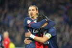 Målfest. PSG-anfører Thiago Silva (th) kom også på scoringstavlen - og under Zlatans vinger. 