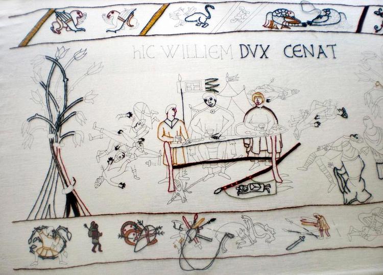 Historie. Bayeaux-tapetet har nu fået afslutningen på fortællingen med. 