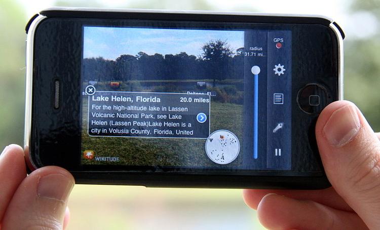 UDVIDET. Ved hjælp af Augmented Reality vil Google og forlaget HarperCollins nu sende folk på opgaver i den virkelige verden som en del af handlingen i en ny bogserie. (Foto: Wikimedia Commons/Mr3641) 