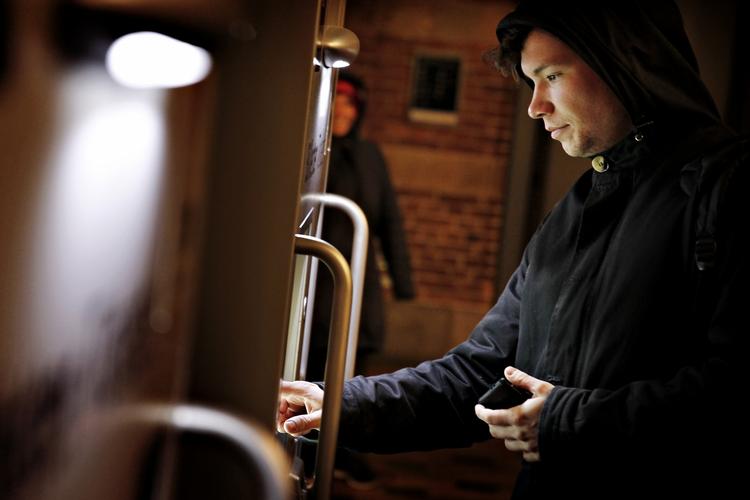 NEDBRUD. Dankort-systemet har været ramt af nedbrud siden klokken 5:15 i morges. Nets ved endnu ikke, hvornår systemet fungerer igen. 