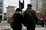 guldalder? Flere danskere har opsparinger til alderdommen, når de bliver pensioneret. Skatter og indtægtsregulerede tillæg betyder dog, at man får omtrent 35-40 øre ud af hver opsparet krone. 