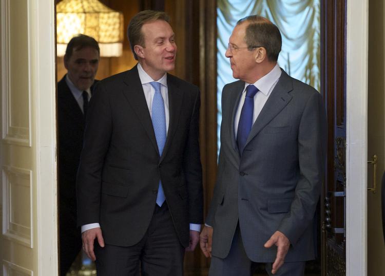 DIPLOMATI. Ruslands udenrigsminister Sergej Lavrov (th) mødes i dag med USA og FN forud for morgendagens fredskonference i Montreux i Schweiz. 