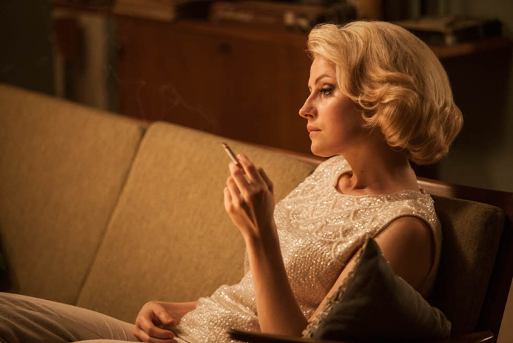 Ros. Da Per Flys film fik premiere i Sverige i september 2013 var anmelderne ved premieren svært begejstrede. Filmen får dansk premiere i marts 2014. 