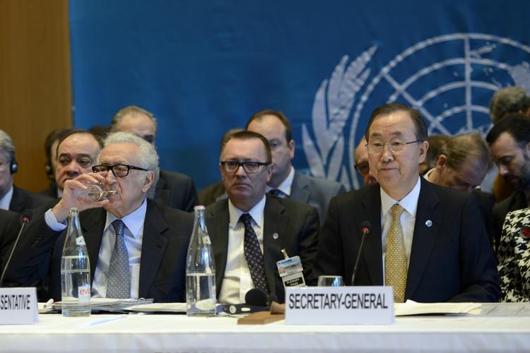 Fredsforhandlinger. FN's generalsekretær Ban Ki-moon leder de svære forhandlinger om fred i Syrien. Førstedagen endte uden resultat, men ifølge den russiske udenrigsminister Sergej Lavrov har de stridende syriske parter indvilget i at mødes ansigt til ansigt til forhandlinger på fredag i Geneve. 