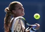 finaleklar. Dominika Cibulkova er kendt for at spille med fuld risiko. Og det virkede i semifinalen mod Agnieszka Radwanska, som blev blæst af banen. 