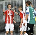 lovbrud? Kasper Kusk (midt) er en ombejlet spiller. 