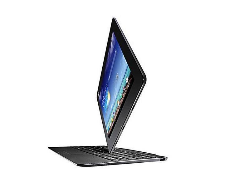 Transformation. Tastatur og tablet kan nemt sammenkobles og adskilles igen. 