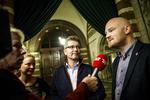 undsagt. Overborgmester Frank Jensen og teknik- og miljøborgmester Morten Kabell bliver undsagt af embedslægen i sagen om metrobyggeriets aften- og natarbejde. Embedslægen har ikke før november 2013 forholdt sig til den konkrete sag, hvilket borgmestrene ellers har påstået. 