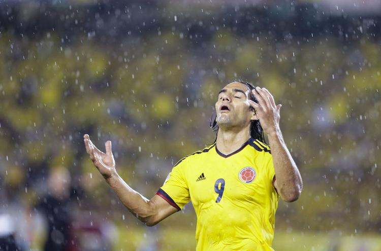 Falcao risikerer at være ude i seks måneder. 