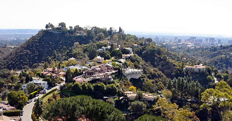 Turistmagnet. I forhold til indbyggertallet har Beverly Hills flere politibetjente end nogen anden by i USA. 