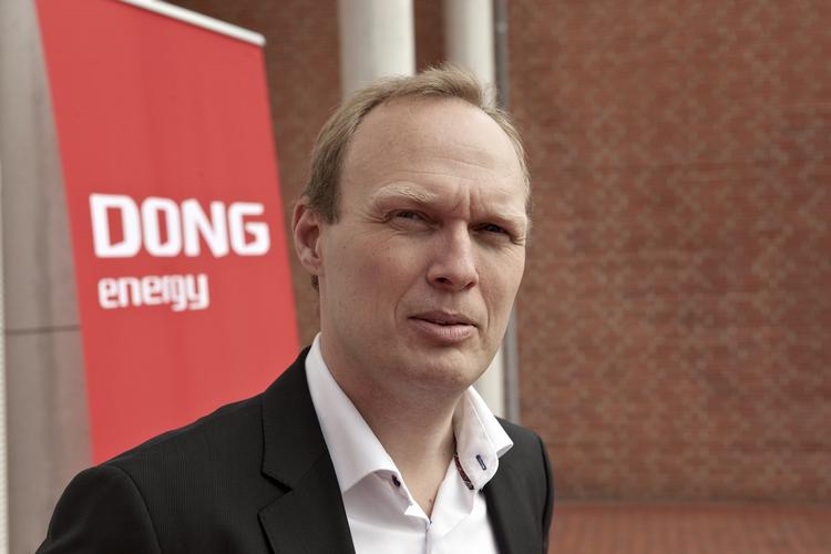 kommunikationschef. Karsten Anker Petersen blandede sig i går i debatten om statens salg af Dong-aktier til Goldman Sachs på en måde, der af politikere er blevet kaldt arrogant. 