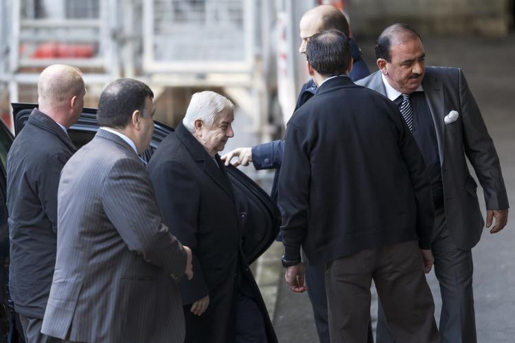 KONFLIKT. Syriens udenrigsminister Walid al-Moualem ankom i morges til forhandlinger med FN's særlige udsending Lakhdar Brahimi. 