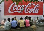 klima-cola. I 2004 tvang vandmangel Coca-Cola til at opgive produktion i Indien, og i dag forholder sodavandsgiganten sig langt mere aktivt til tørke og voldsommere oversvømmelser. 