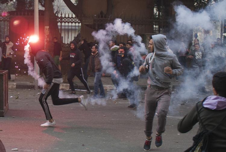 Demonstrationer. Ni mennesker har ifølge det egyptiske sundhedsministerium mistet livet i Egypten i dag. 