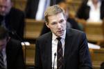 Arbejdsprogram. Kristian Thulesen Dahl (DF) fremhæver, at flere punkter er politiske mål med længere udsigt. 