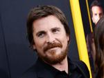 Konsekvens. Når Christian Bale forvandler sig, går han aldrig på kompromis. 