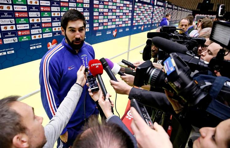 høflig.  Nikola Karabatic fortalte den danske presse, hvad den nok gerne ville høre, men han er også manden, der kan knuse de danske drømme. 