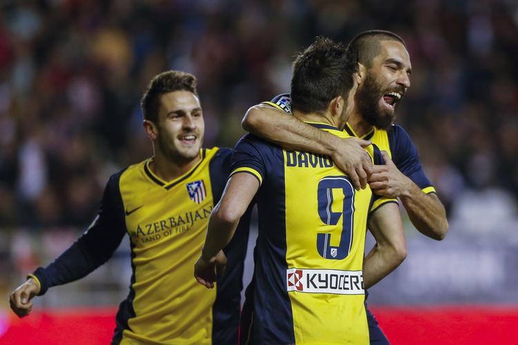 TOPHOLD. Med sin scoring til 1-0 satte David Villa målfesten i gang. 