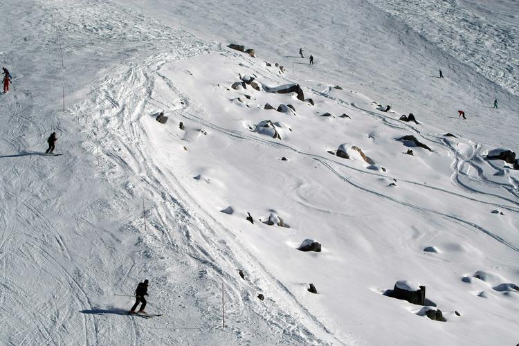 ski-ulykke. Stedet på skiområdet i  Meribel, hvor Michael Schumacher kørte offpiste og slog hovedet kraftigt på en sten. 