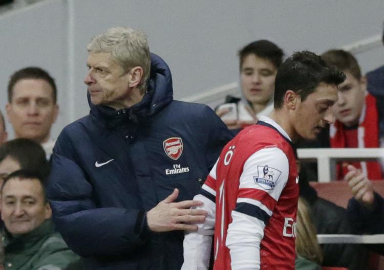 LANGTIDSHOLDBAR. Siden 1996 har Arsene Wenger skiftet ud og ind hos Arsenal. Det skal han blive ved med. 