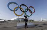 Prestigeprojekt. Tilskuere og atleter er så småt ved at indtage den russiske ferieby Sotji. Legene bliver alle tiders dyreste: Ca. 300 milliarder kroner, har en russisk ngo vurderet. 