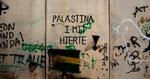 Graffitidansk. Danske turister har allerede sat deres præg i Palæstina som her på en mur i det palæstinensiske selvstyres hovedstad, Ramallah. 
