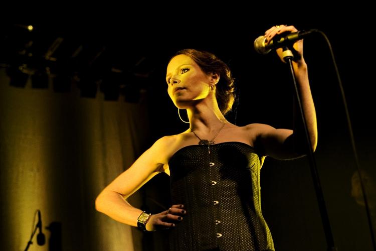 Albumaktuel. Den svenske sangerinde, der har stået i front for The Cardigans i en lang årrække, debuterer i eget navn. (Arkivfoto) 